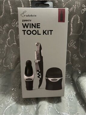 NWT Rabbit Zippity 3 Piece Wine Tool Kit - Black & Silver
